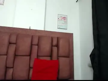 Vninaglowper  live sex cam
