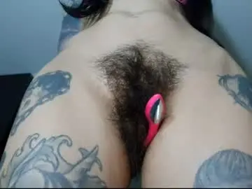 Whitepearl93  live sex cam