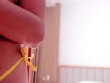 Bemby_pam  live sex cam