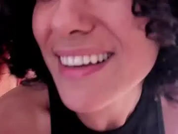 Bemby_pam  live sex cam