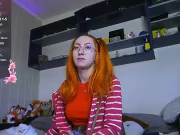 Daddyslittleslutfox  live sex cam