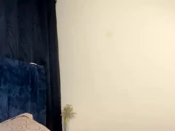 Lia_queen610  live sex cam