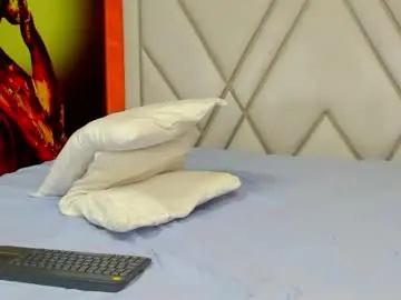 Mia_kleim1  live sex cam