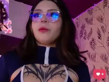 Niarivers  live sex cam