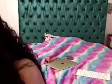 Pretty69queen  live sex cam