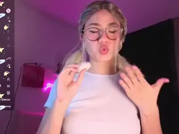 Ari_blis  live sex cam