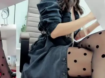 Legswattitude  live sex cam