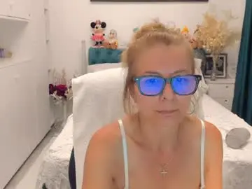 Prettyblackeyes  live sex cam