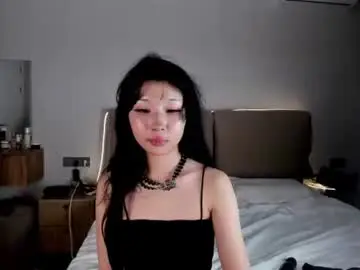 Yunanyx  live sex cam