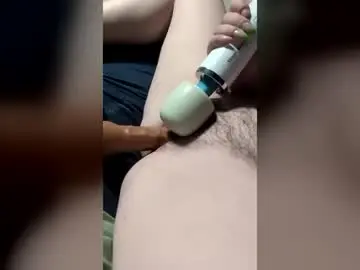 Bushqween  live sex cam
