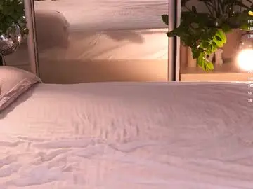 Ffoxyflame  live sex cam