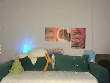 Kiki_xox0  live sex cam