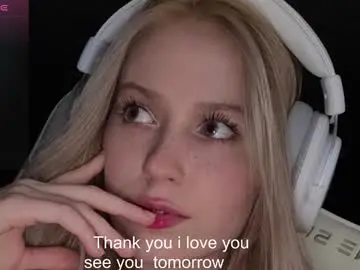 Kittyloffe  live sex cam