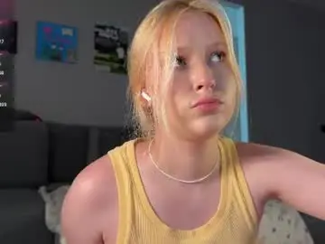 Kittyloffe  live sex cam