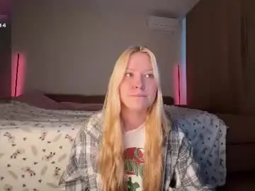 Kittyloffe  live sex cam