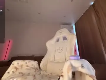 Kittyloffe  live sex cam
