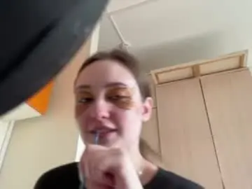 Scarletcarns  live sex cam