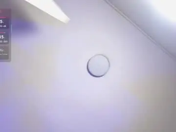 Tiny_tay  live sex cam