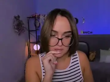 Your_bunny12  live sex cam