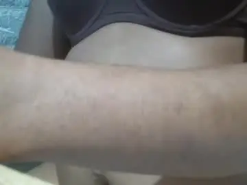 Asianmomslut  live sex cam