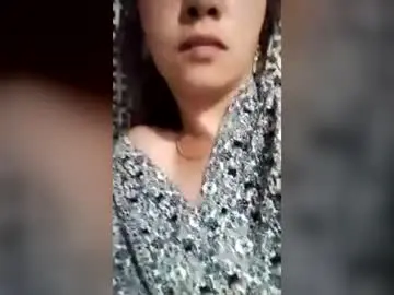Milenablossom  live sex cam