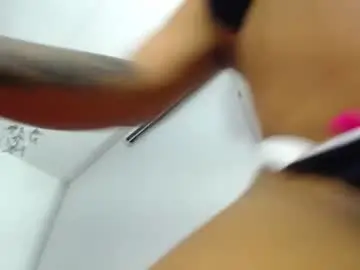 Squirter_girl69  live sex cam