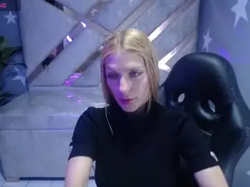 Candy_kush_a  live sex cam