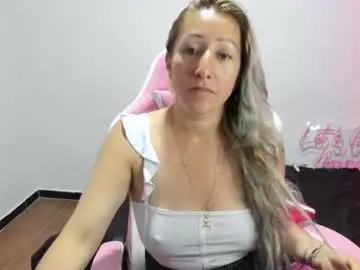 Chrysta_12  live sex cam