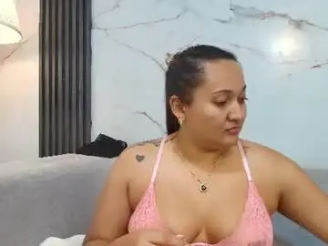 Honeyhiips  live sex cam