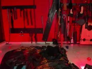 Hornydahiana  live sex cam