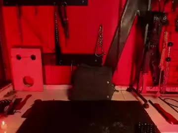 Hornydahiana  live sex cam