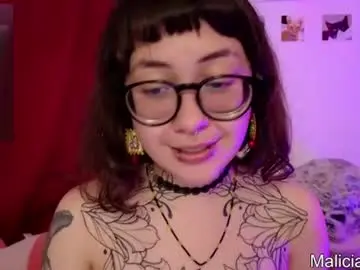 Malicia_witch_  live sex cam