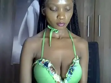 Nyverra  live sex cam