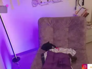 Purple_ema  live sex cam