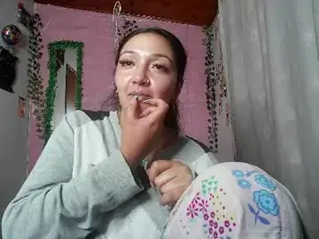Sexy_lolas  live sex cam