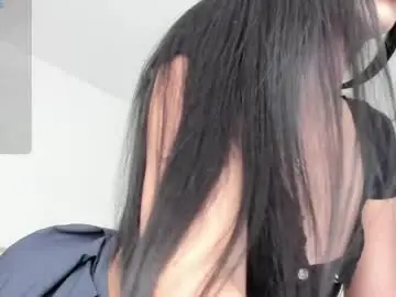 Carolina_t  live sex cam