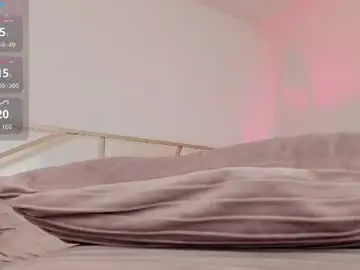 Carolina_t  live sex cam