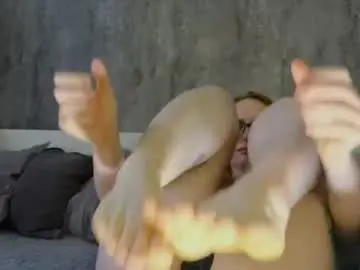 Coy_girl_  live sex cam