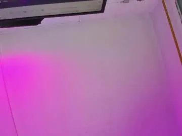 Leslyy_evans  live sex cam