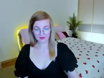 Youruniverser  live sex cam