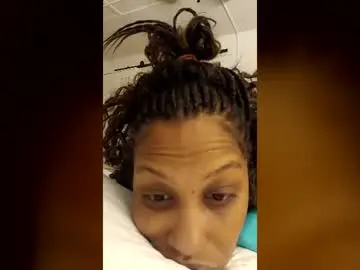 Yumnum33  live sex cam