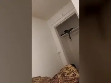 Yumnum33  live sex cam