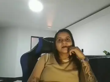 Aleja_swt12  live sex cam