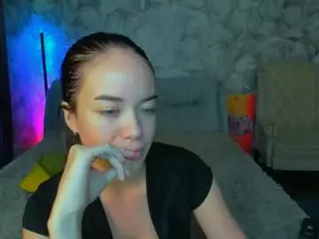 Beatrice33  live sex cam