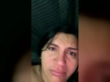 Curvyluna2026  live sex cam
