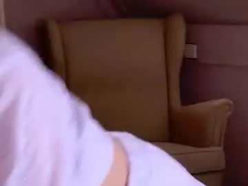 Elaravance  live sex cam