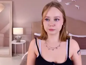 Elaravance  live sex cam