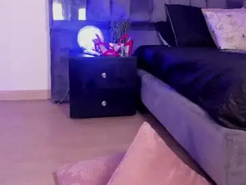 Elektra_raven_  live sex cam