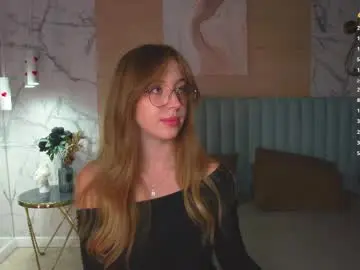 Loraineluff  live sex cam