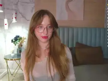 Loraineluff  live sex cam